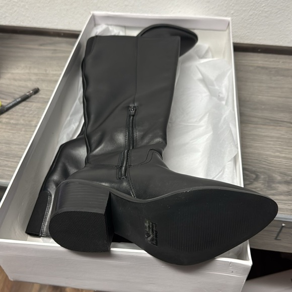 Dolce Vita Orphie Black Leather Pointed-Toe Knee-High Boots - Picture 3 of 4